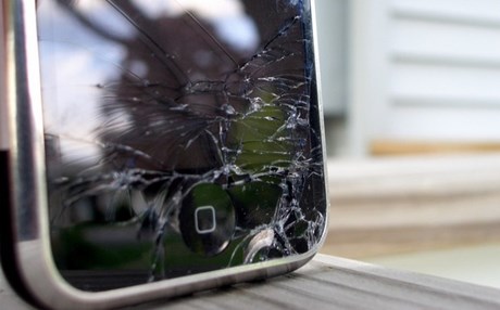 broken-iphone_b2